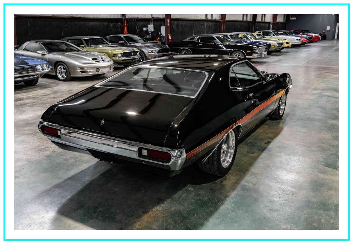 Ford-gran-torino-sport-1972-black-49