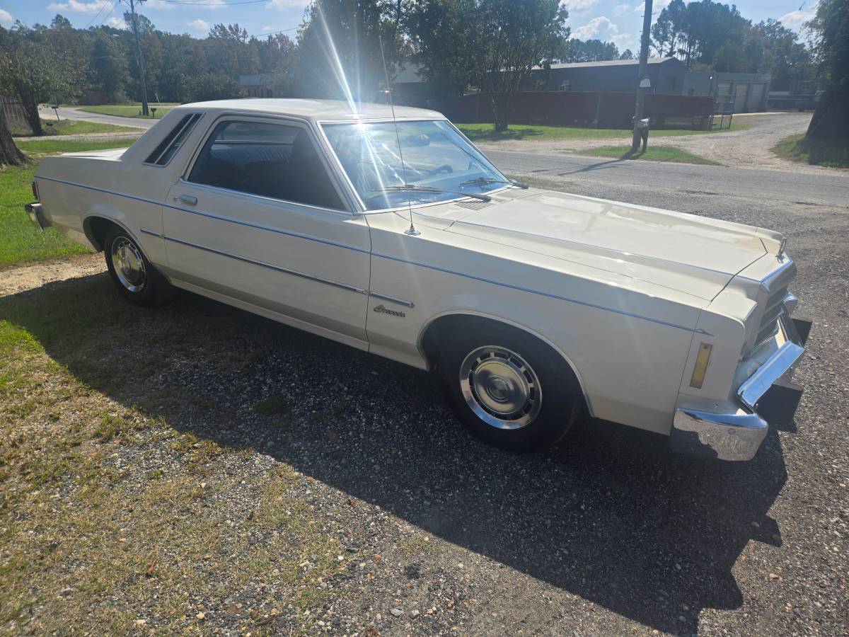 Ford-granada-1980-white-11