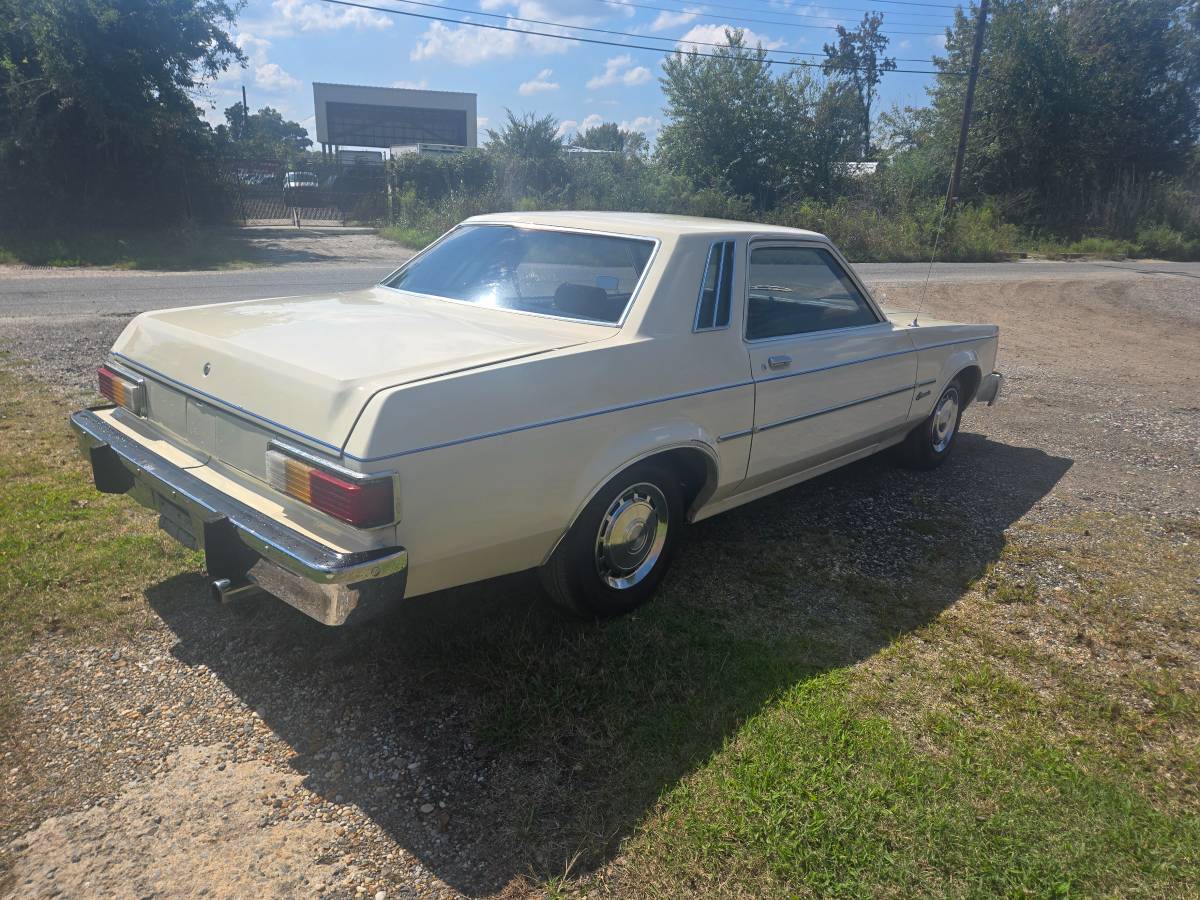 Ford-granada-1980-white-4