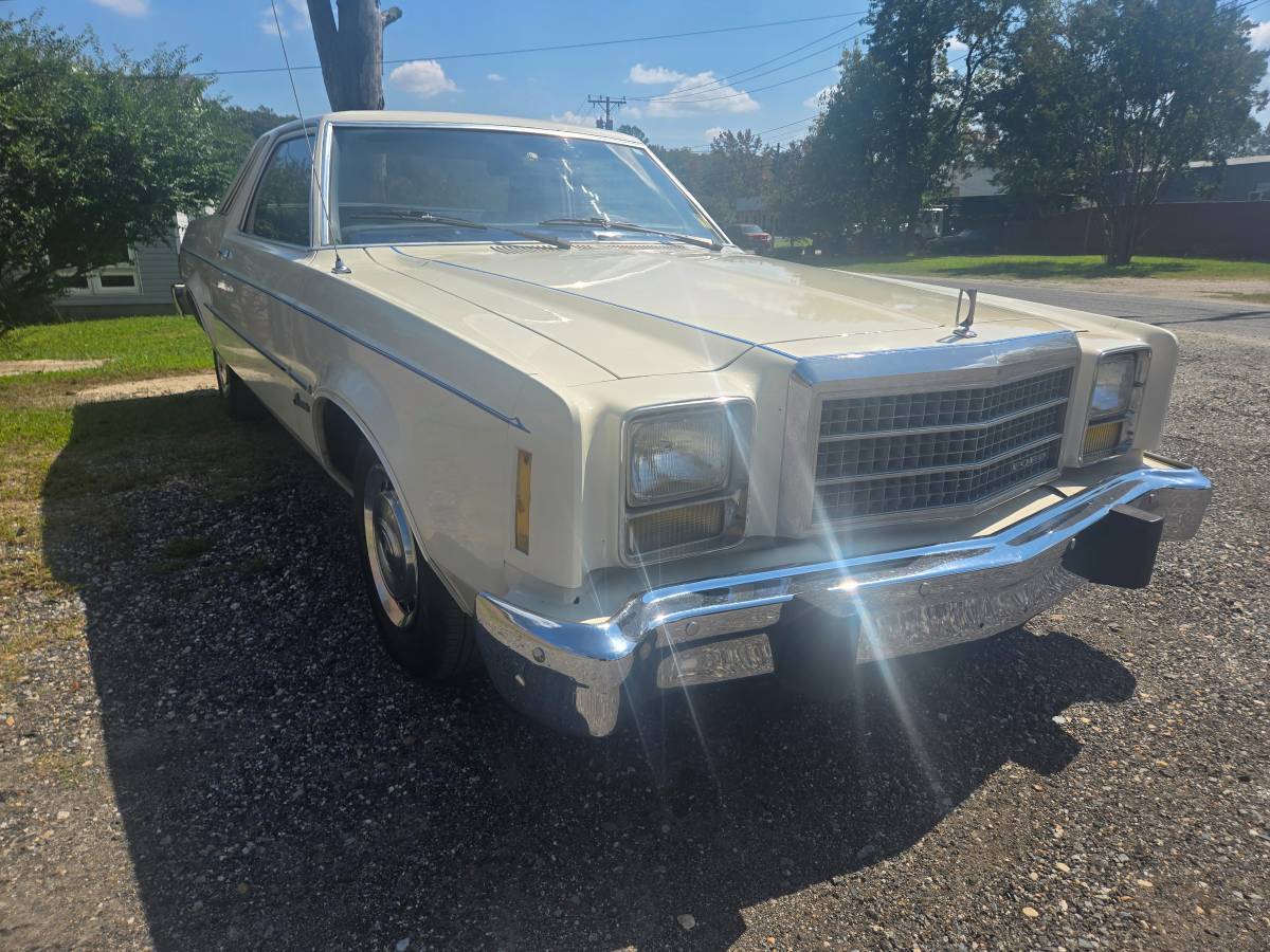 Ford-granada-1980-white-8