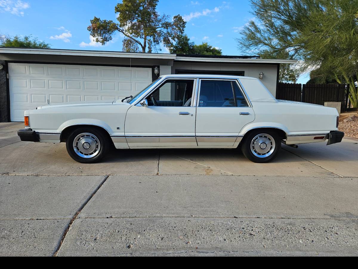Ford-granada-l-1981-white-5