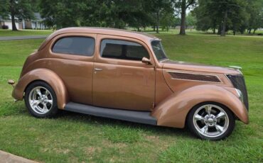 Ford-humpback-1937-12