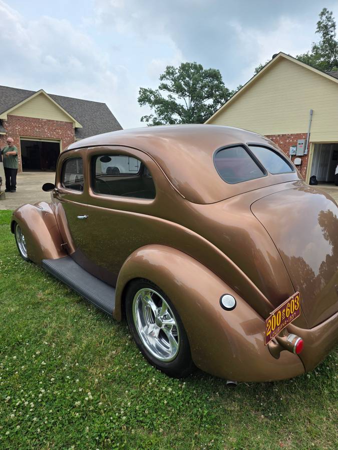 Ford-humpback-1937-4