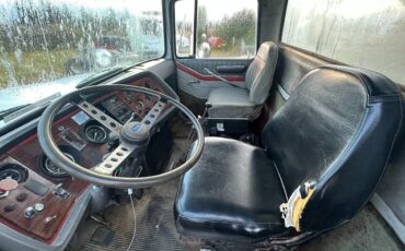 Ford-l8000-diesel-1982-white-2