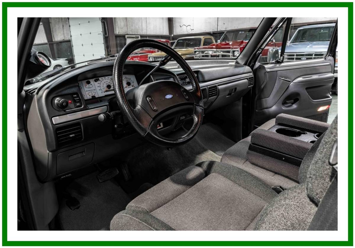 Ford-lightning-1993-black-11