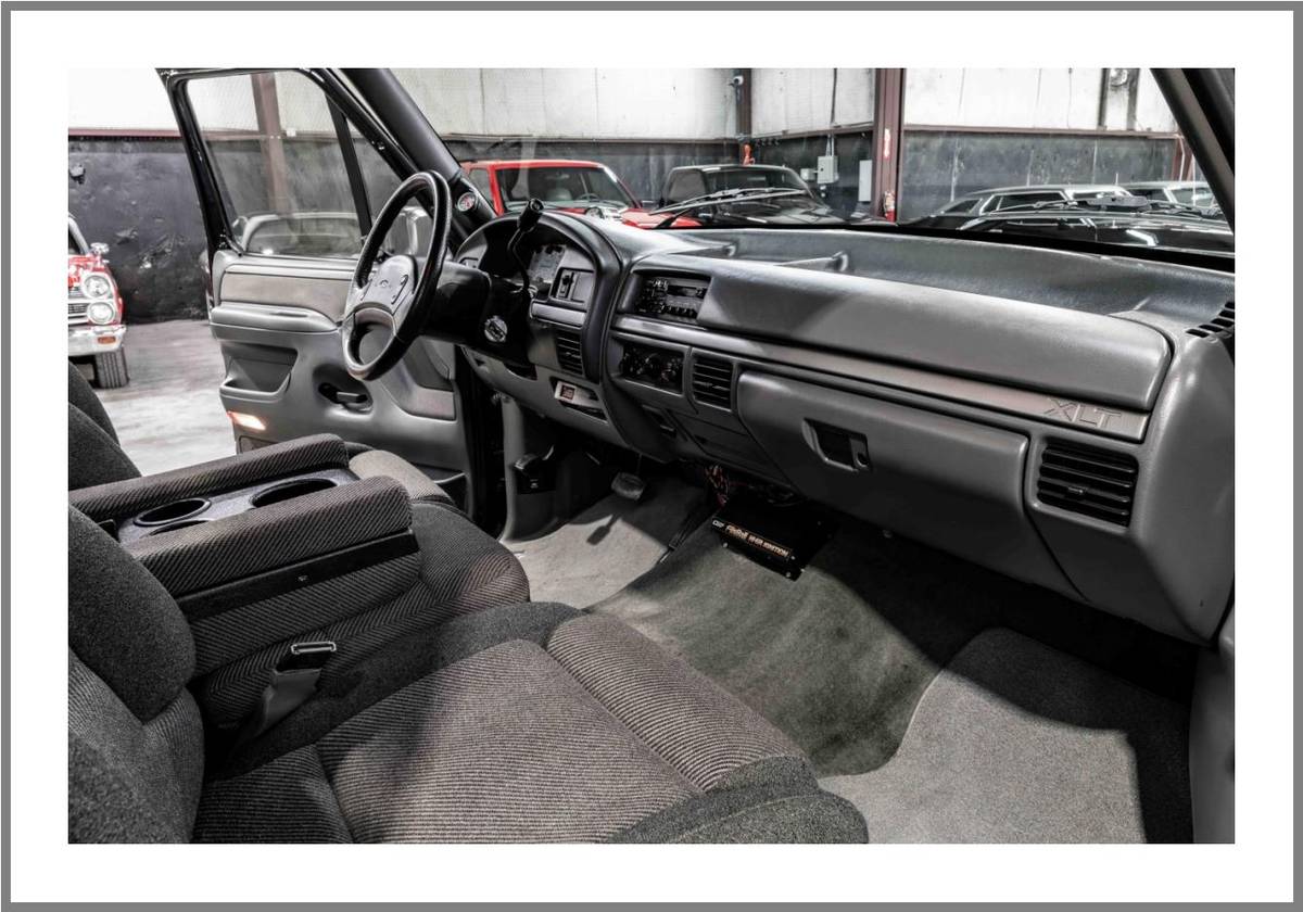 Ford-lightning-1993-black-14