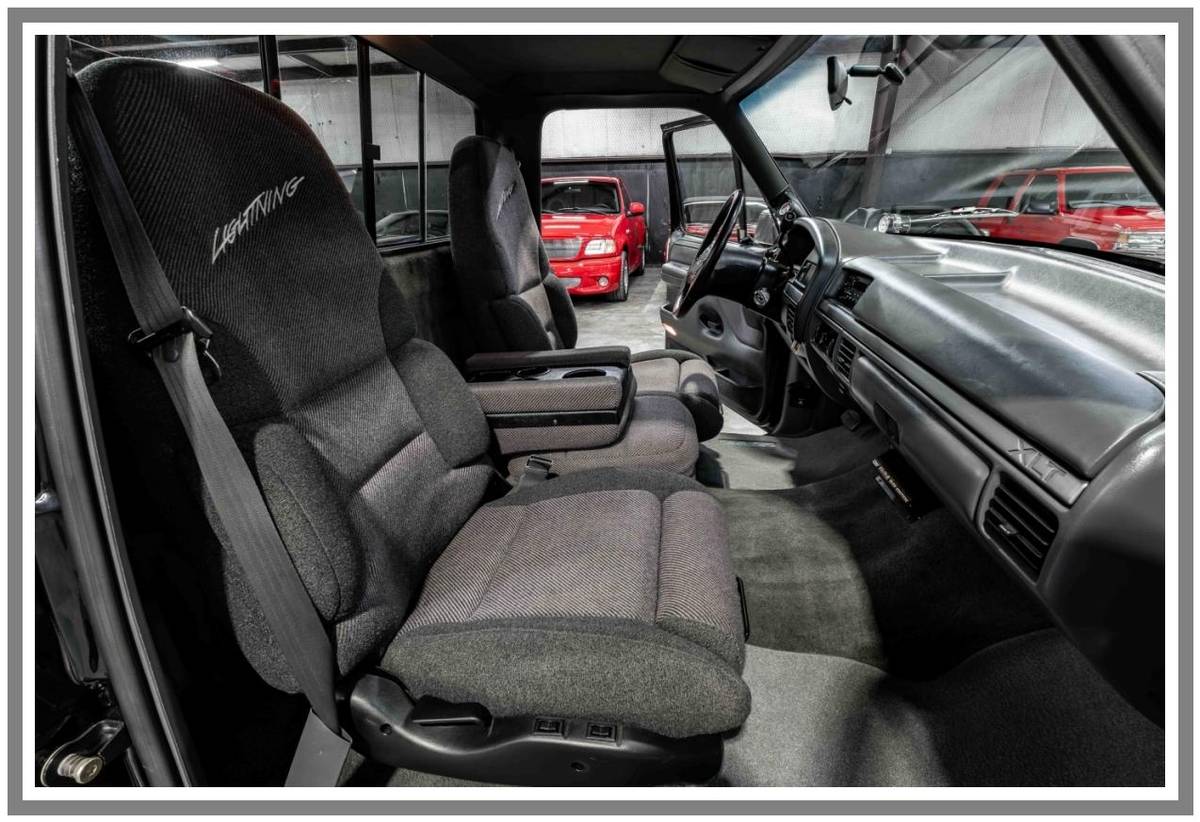 Ford-lightning-1993-black-29