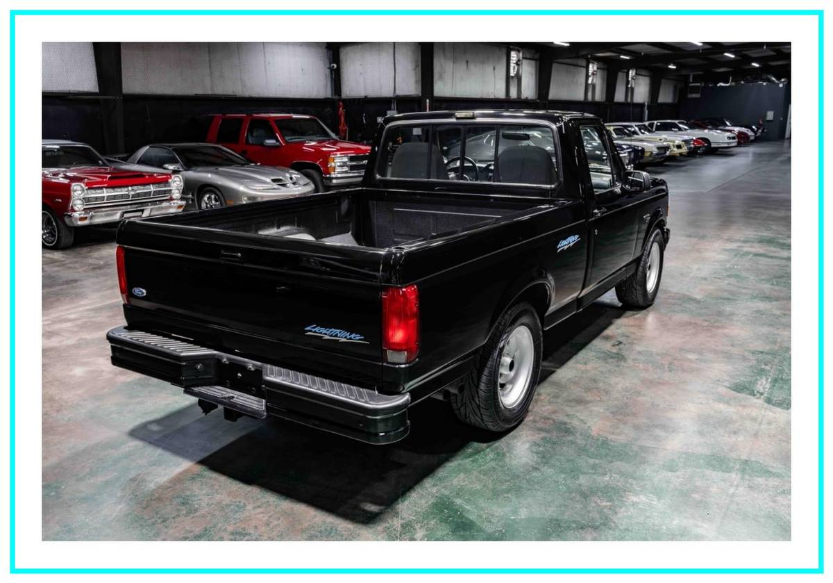 Ford-lightning-1993-black-31