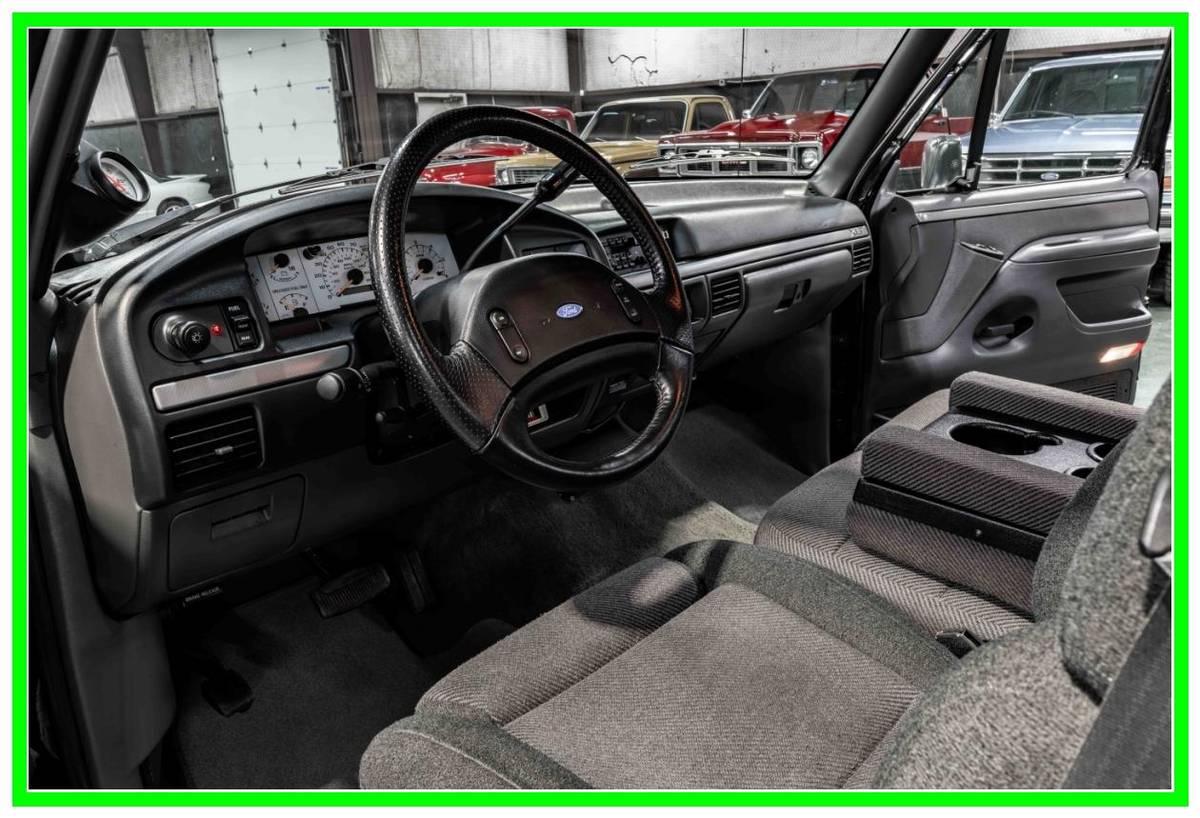 Ford-lightning-1993-black-38