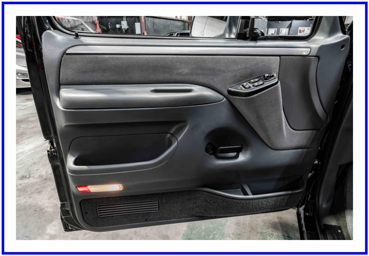 Ford-lightning-1993-black-9