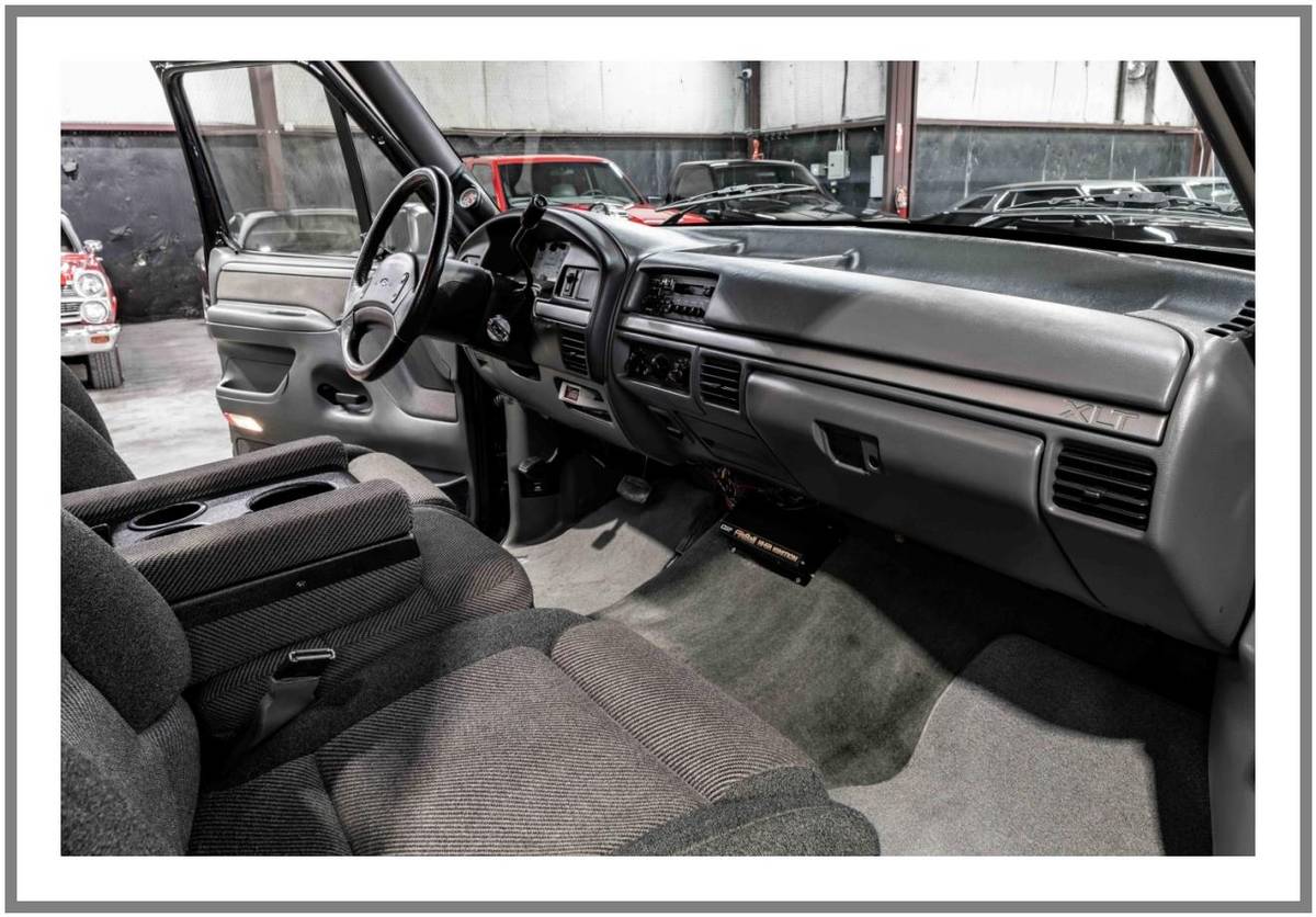 Ford-lightning-1993-black-97