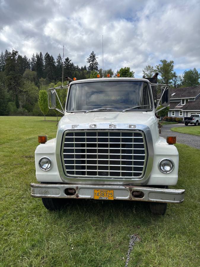 Ford-ln-750-1976-white-2