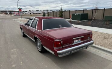 Ford-ltd-crown-victoria-1988-custom-1