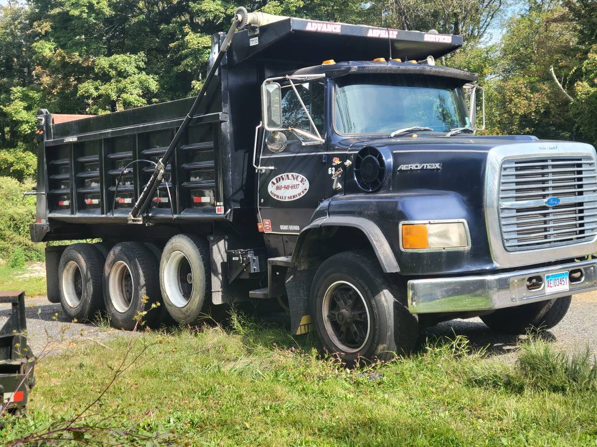 Ford-lts8000-wford-engine-diesel-1988-blue