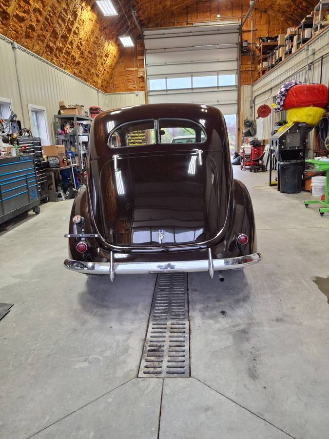 Ford-model-78-quotslantbackquot-1937-brown-1