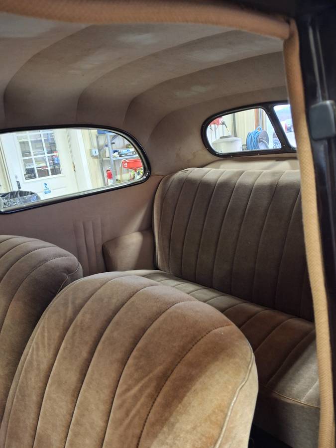 Ford-model-78-quotslantbackquot-1937-brown-5
