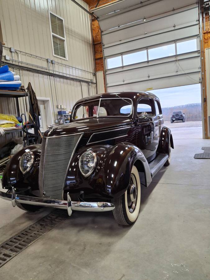 Ford-model-78-quotslantbackquot-1937-brown-7
