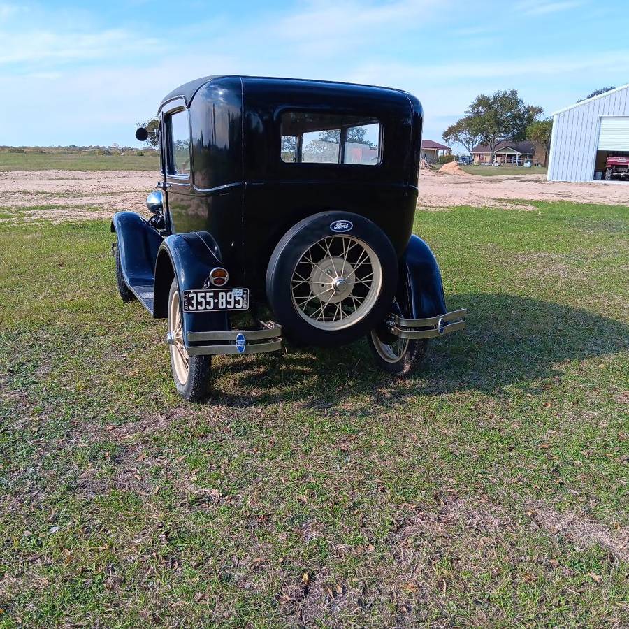 Ford-model-a-1928-black-4