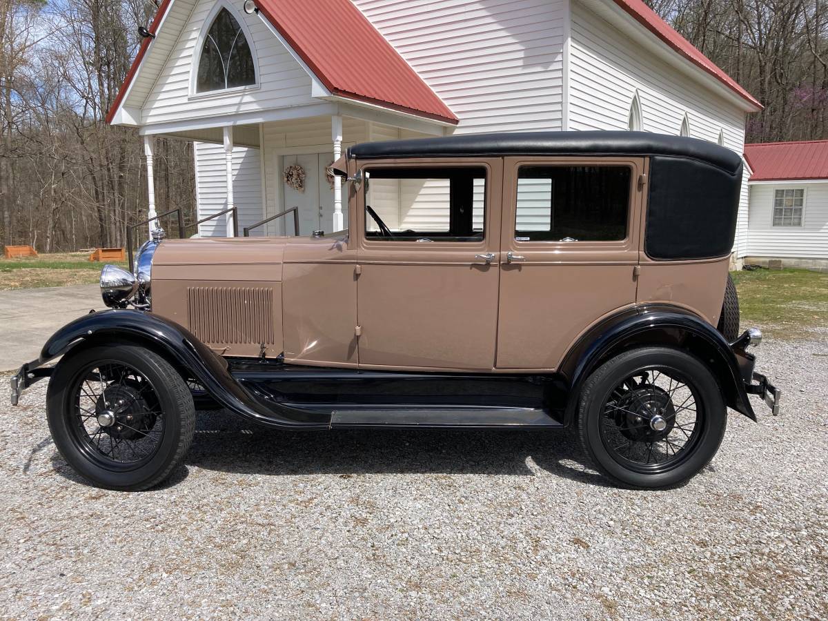 Ford-model-a-1929-brown-17