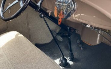 Ford-model-a-1929-brown-4