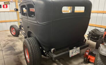 Ford-model-a-1931-black-4