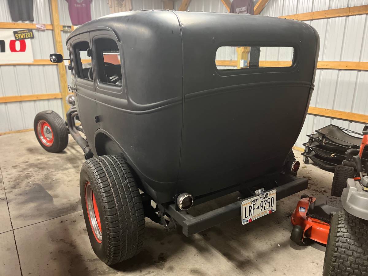 Ford-model-a-1931-black-4
