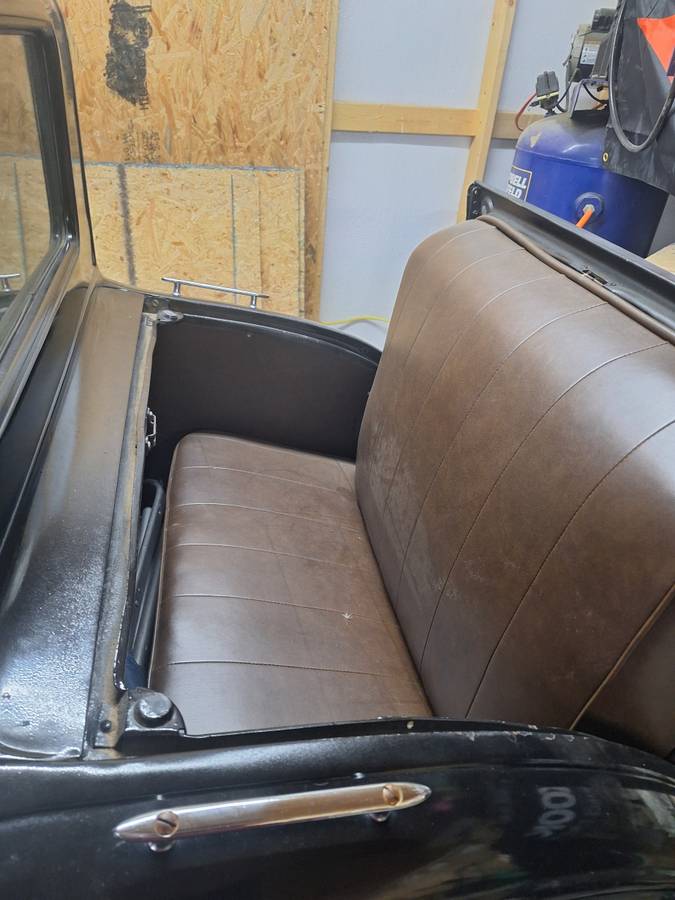 Ford-model-a-1931-black-5