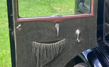Ford-model-a-sedan-1930-black-12