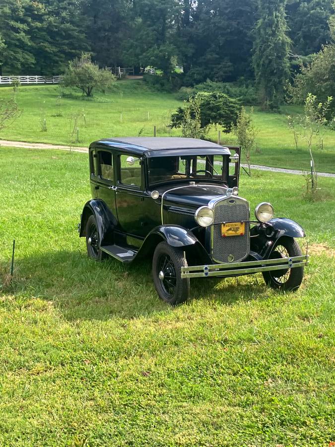 Ford-model-a-sedan-1930-black-2