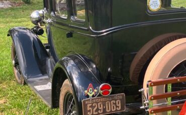 Ford-model-a-sedan-1930-black-3