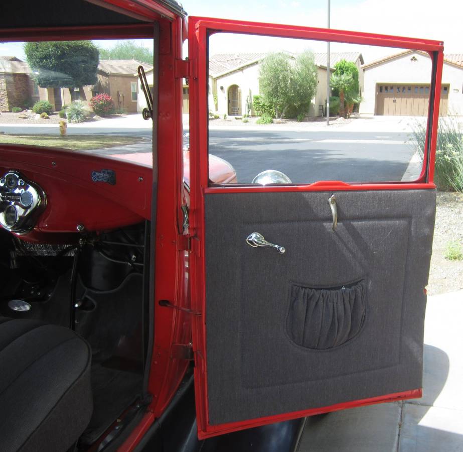 Ford-model-a-tudor-sedan-1930-red-14