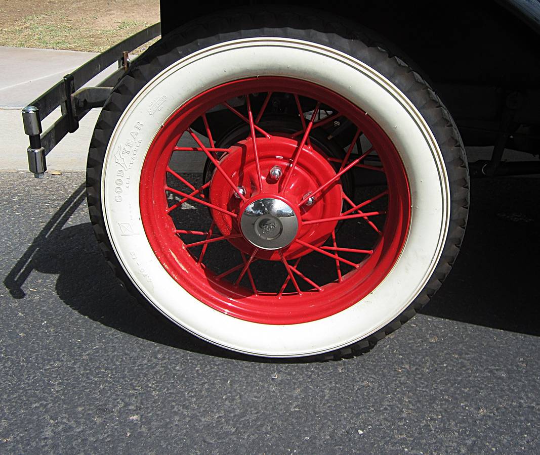 Ford-model-a-tudor-sedan-1930-red-19