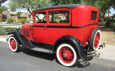 Ford-model-a-tudor-sedan-1930-red-2