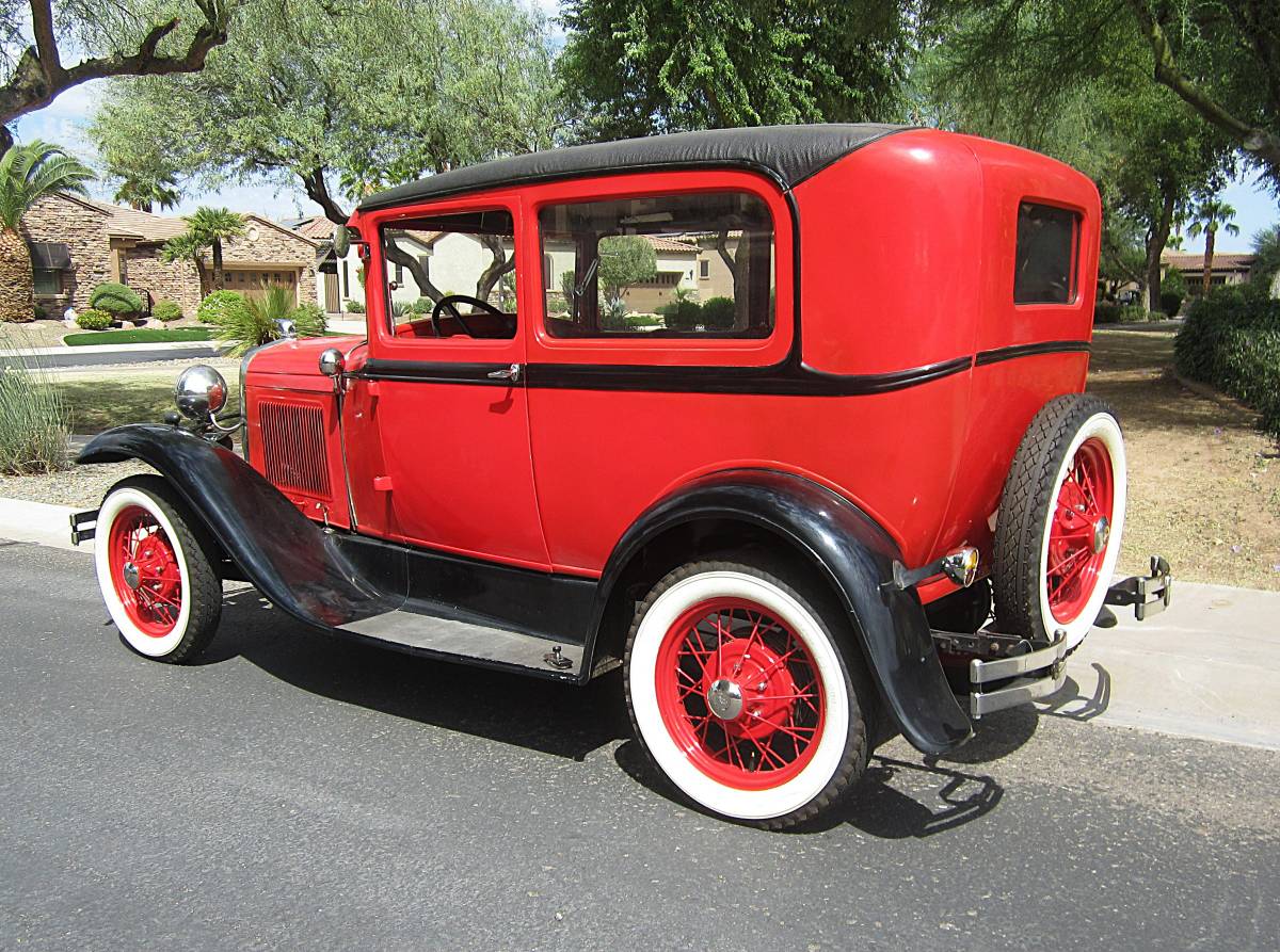 Ford-model-a-tudor-sedan-1930-red-2