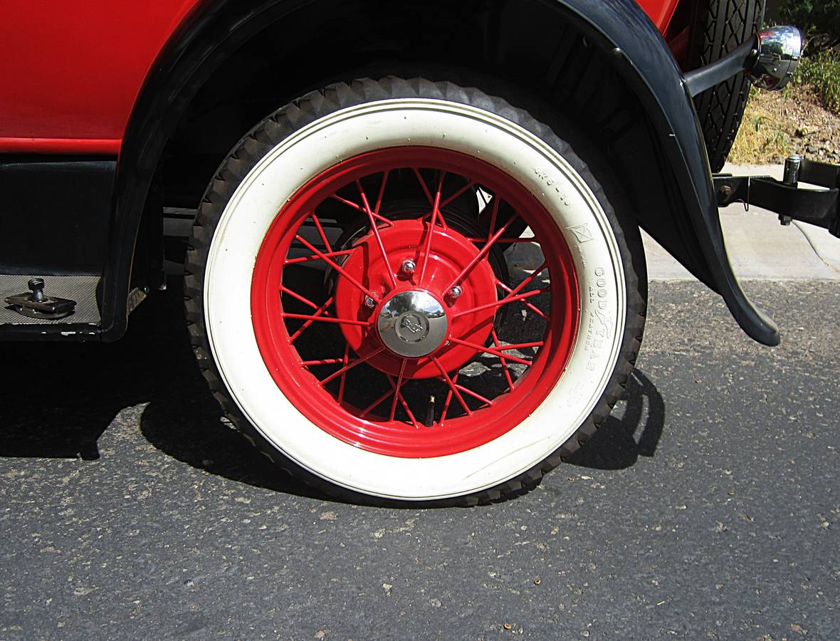 Ford-model-a-tudor-sedan-1930-red-20