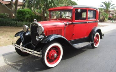 Ford-model-a-tudor-sedan-1930-red