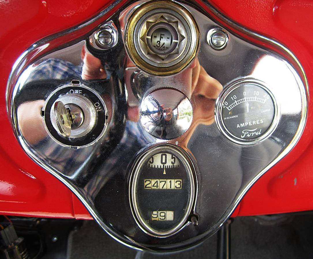 Ford-model-a-tudor-sedan-1930-red-9