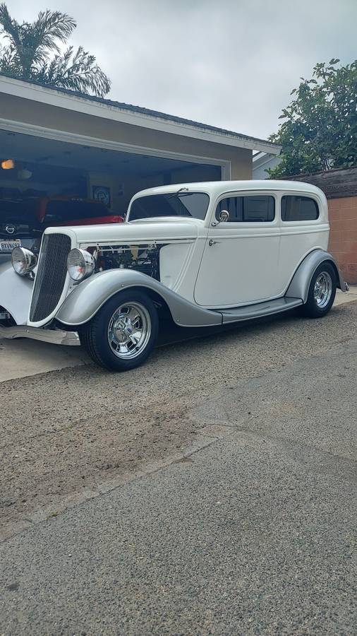 Ford-model-b-1933-white-1