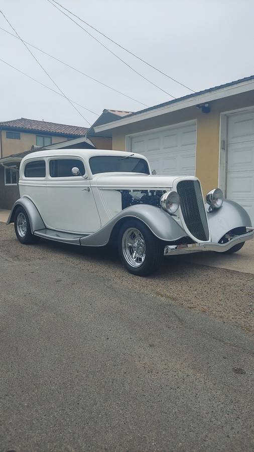 Ford-model-b-1933-white-2