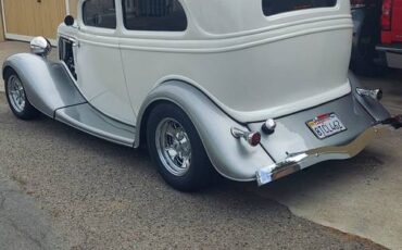 Ford-model-b-1933-white