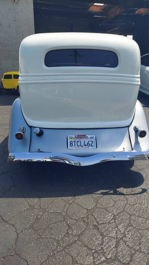 Ford-model-b-1933-white-4
