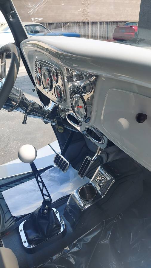 Ford-model-b-1933-white-5