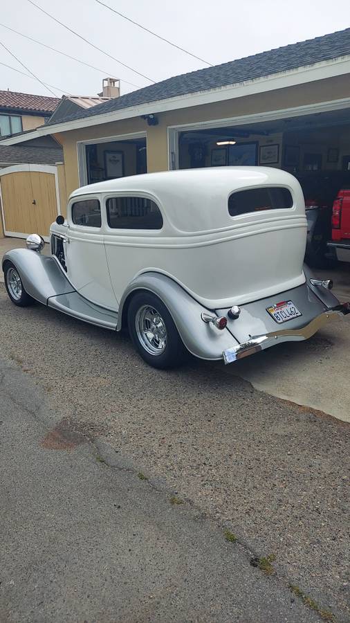Ford-model-b-1933-white