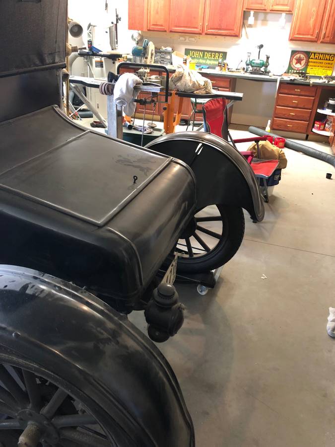 Ford-model-t-1917-black-1