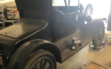 Ford-model-t-1917-black-4