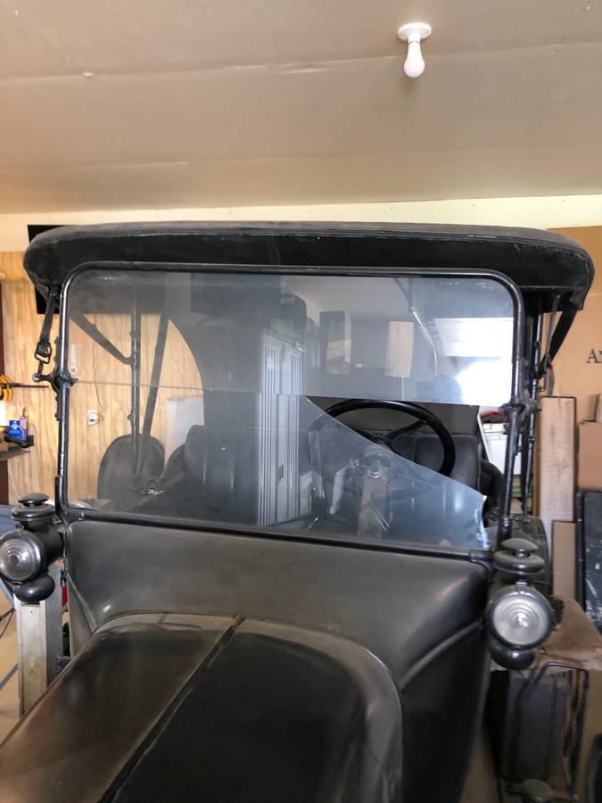 Ford-model-t-1917-black-5