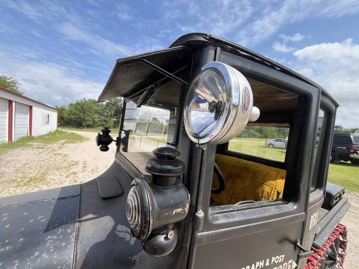 Ford-model-t-1920-black-17