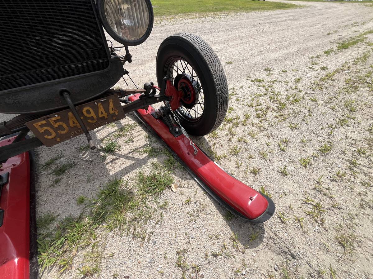 Ford-model-t-1920-black-4
