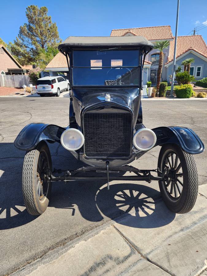 Ford-model-t-1925-black-2