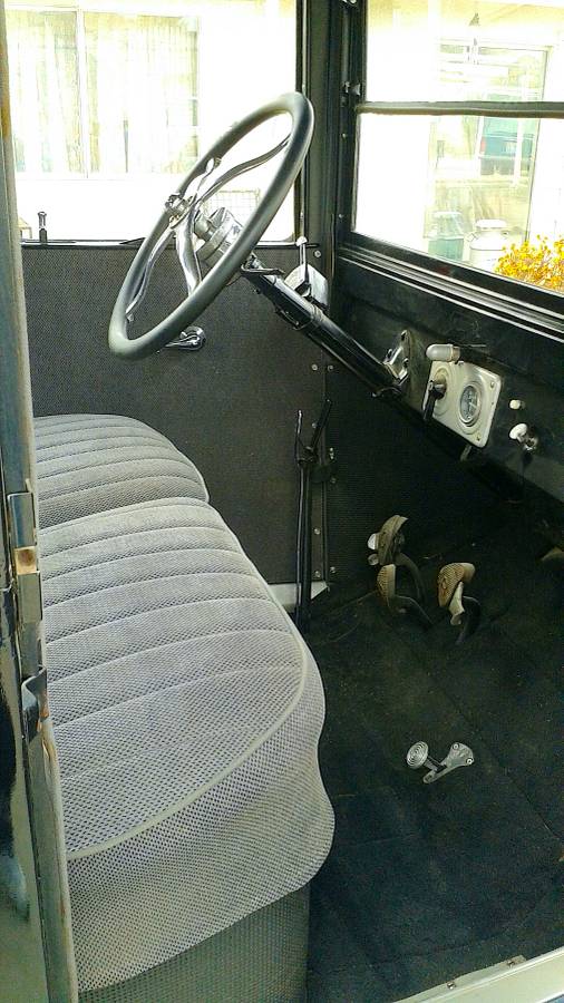 Ford-model-t-coupe-1925-black-4